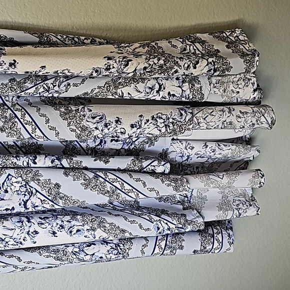 Torrid bandana print high neck halter style dress size large - Picture 4 of 8